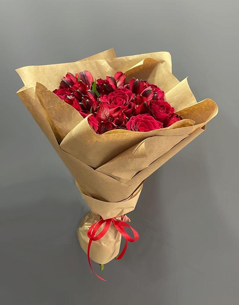 Букет цветов из: Альстромерии и Розы в Посёлок имени М. И. Калинина