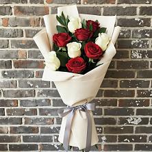 Букет цветов из:  Розы в Посёлок имени М. И. Калинина