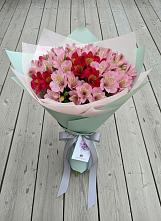 Букет цветов из:  Альстромерии в Посёлок имени М. И. Калинина