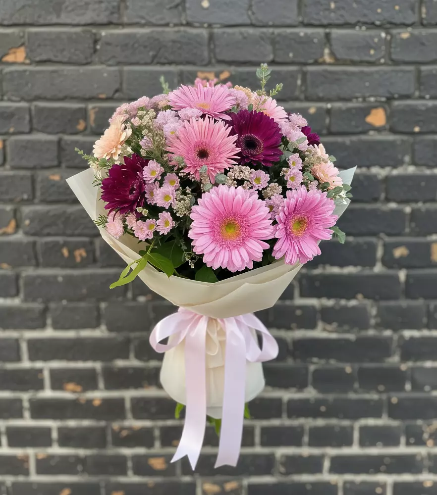 Букет цветов из: Герберы и Хризантемы в Посёлок имени М. И. Калинина