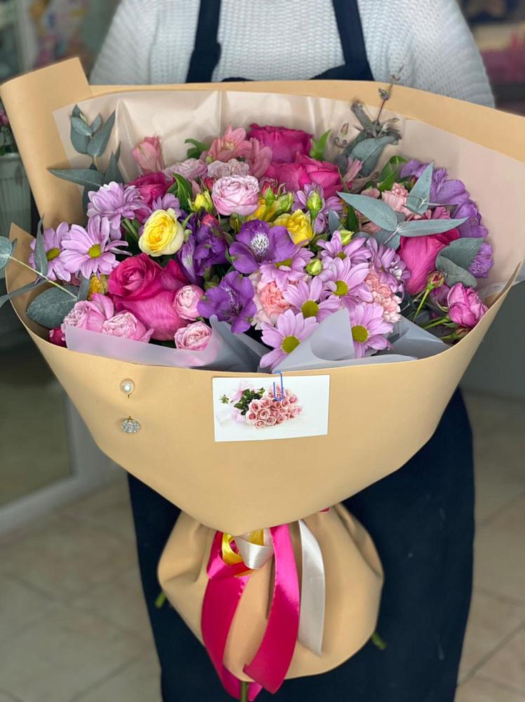 Букет цветов из: Хризантемы, Гвоздики и Альстромерии в Посёлок имени М. И. Калинина