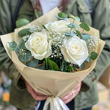 Букет цветов из:  Розы в Посёлок имени М. И. Калинина