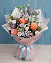 Букет цветов из:  Лизиантусы, Розы, Альстромерии и Гипсофила в Посёлок имени М. И. Калинина