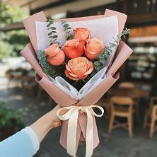 Букет цветов из:  Розы в Посёлок имени М. И. Калинина