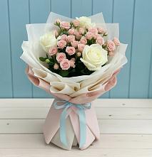 Букет цветов из:  Розы в Посёлок имени М. И. Калинина