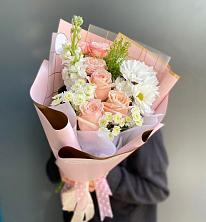 Букет цветов из:  Хризантемы и Розы в Посёлок имени М. И. Калинина