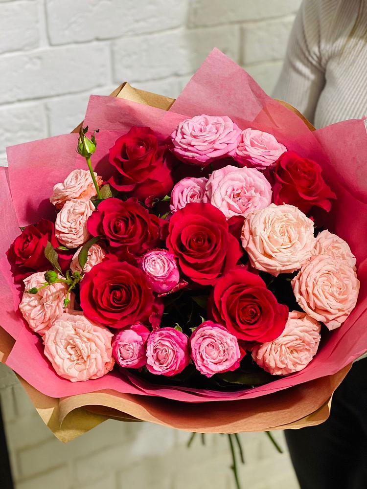 Букет цветов из: Розы в Посёлок имени М. И. Калинина
