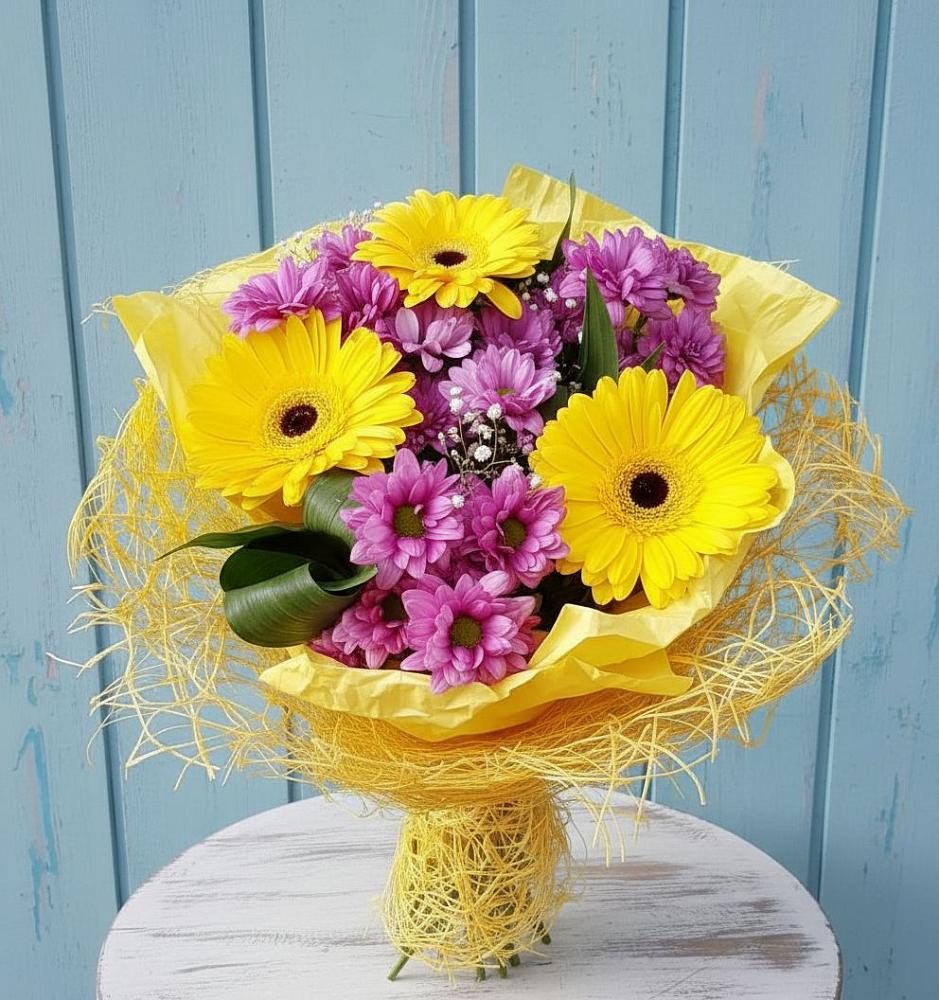 Букет цветов из: Хризантемы и Герберы в Посёлок имени М. И. Калинина