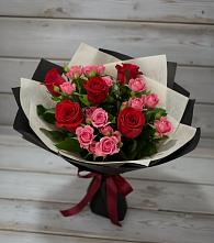 Букет цветов из:  Розы в Посёлок имени М. И. Калинина