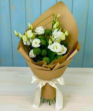 Букет цветов из:  Хризантемы и Лизиантусы в Посёлок имени М. И. Калинина