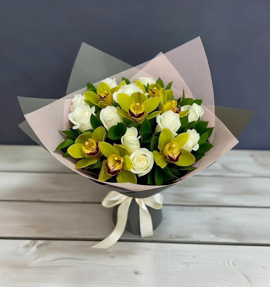 Букет цветов из: Орхидеи и Розы в Посёлок имени М. И. Калинина