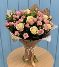 Букет цветов из:  Розы в Посёлок имени М. И. Калинина
