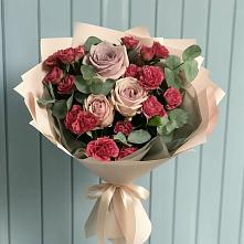Букет цветов из:  Гвоздики и Розы в Посёлок имени М. И. Калинина