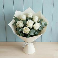Букет Белые розы в Эвкалипте в Посёлок имени М. И. Калинина
