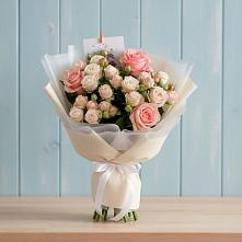 Букет цветов из:  Розы в Посёлок имени М. И. Калинина