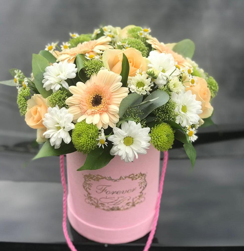 Цветочная композиция из Розы, Герберы и Хризантемы в шляпной коробке в Посёлок имени М. И. Калинина