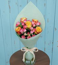 Букет цветов из:  Розы в Посёлок имени М. И. Калинина